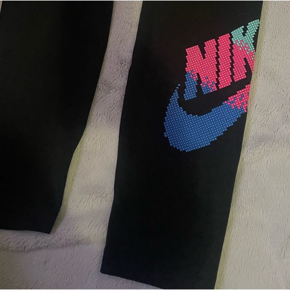 Nike Leggings - Picture 2 of 3